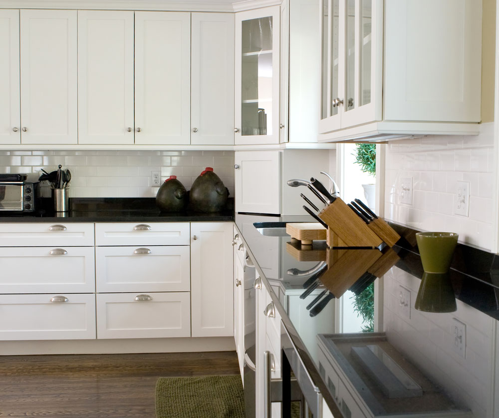 How to Make a Corner Cabinet in Your Kitchen Work to Your Advantage