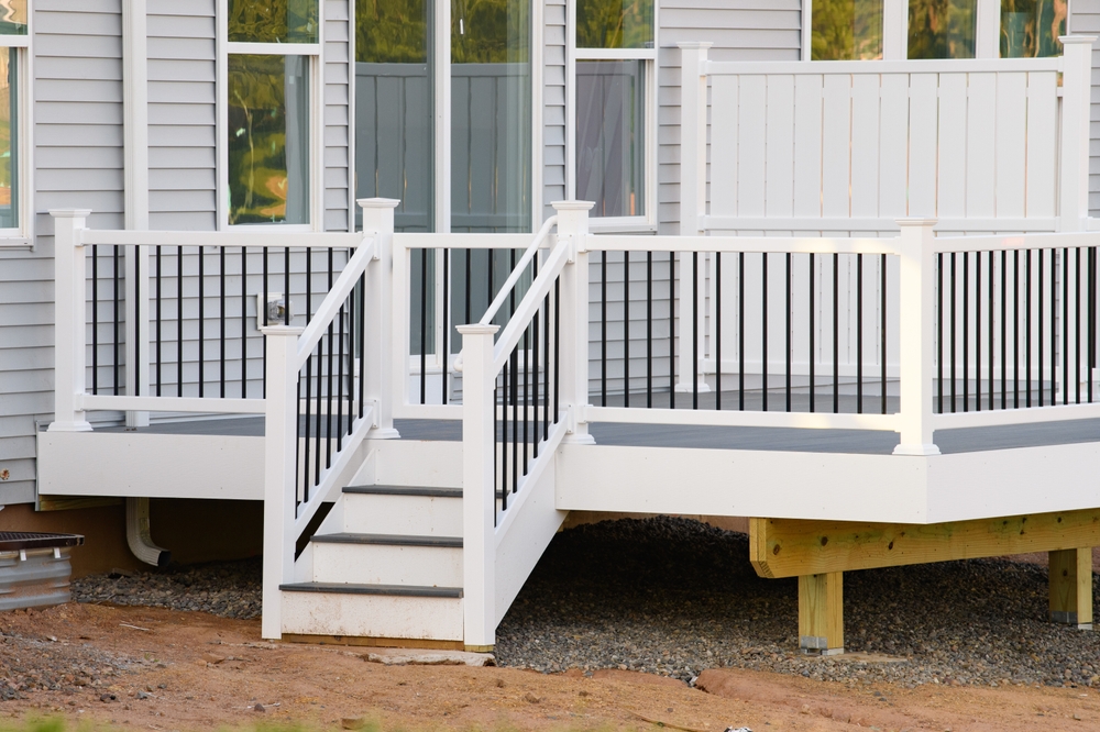 Wood Deck vs. Composite Deck: Which is Right for You?